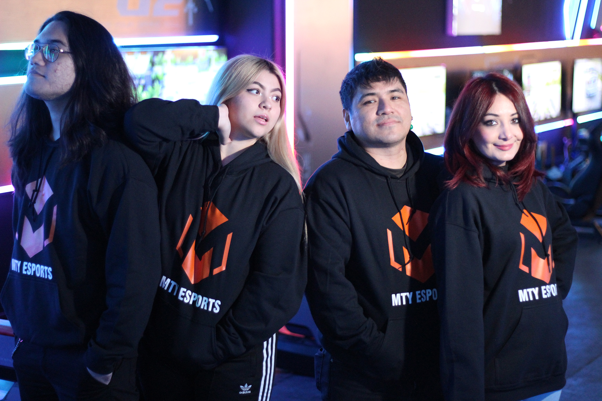 Hoodie – Logo - Image 6