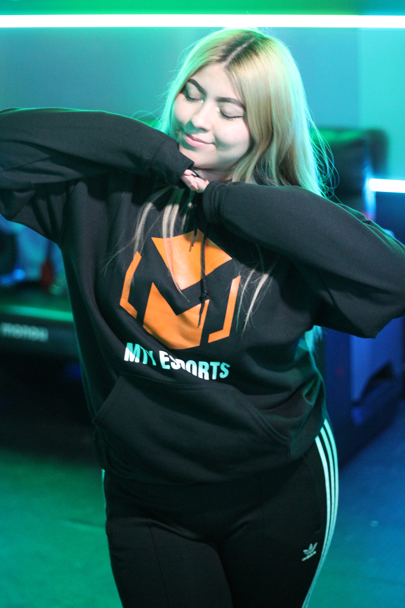 Hoodie – Logo - Image 4